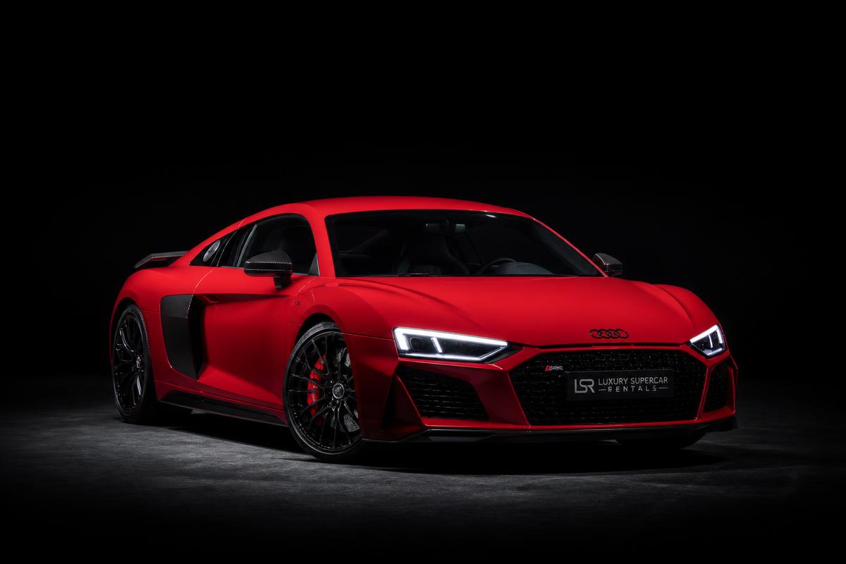 Audi R8 V10 Performance en location chez KARSCOM à Paris